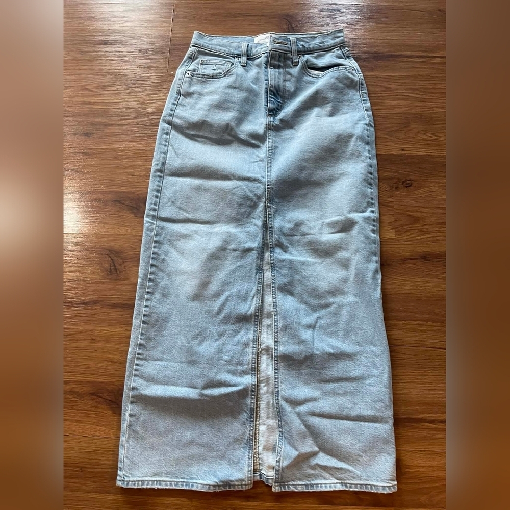 Unisveral Thread Womens Denim Skirt Size 4